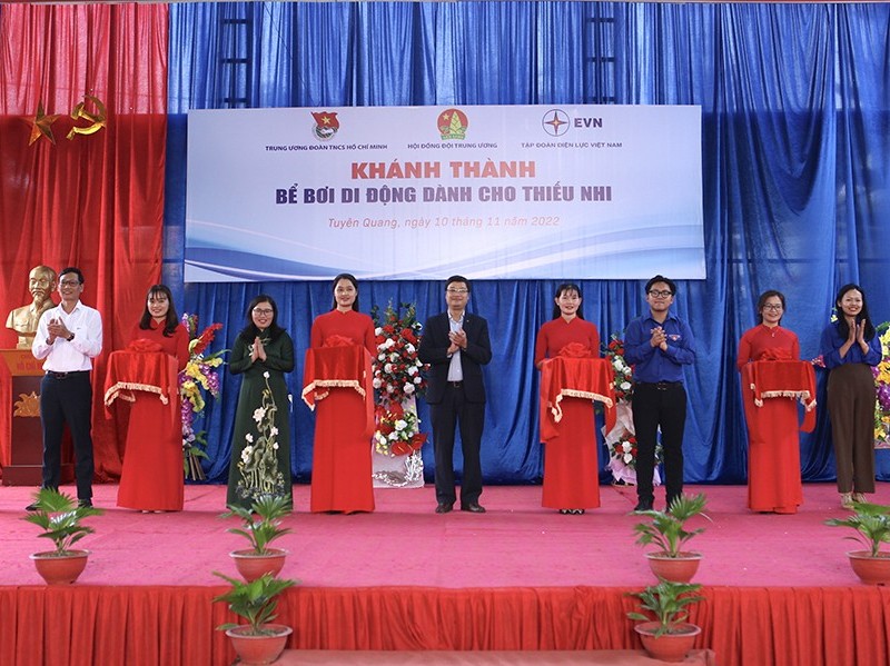 Khánh thành công trình bể bơi di động cho trẻ em tại Tuyên Quang do EVN tài trợ