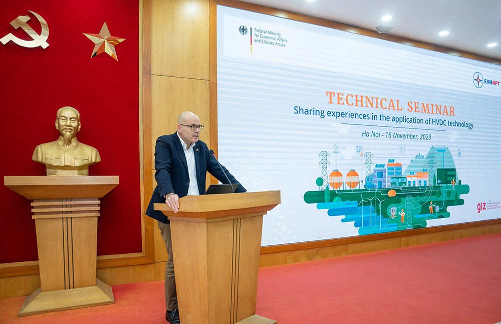 Chuyên gia quốc tế chia sẻ kinh nghiệm truyền tải điện một chiều cao áp với Việt Nam