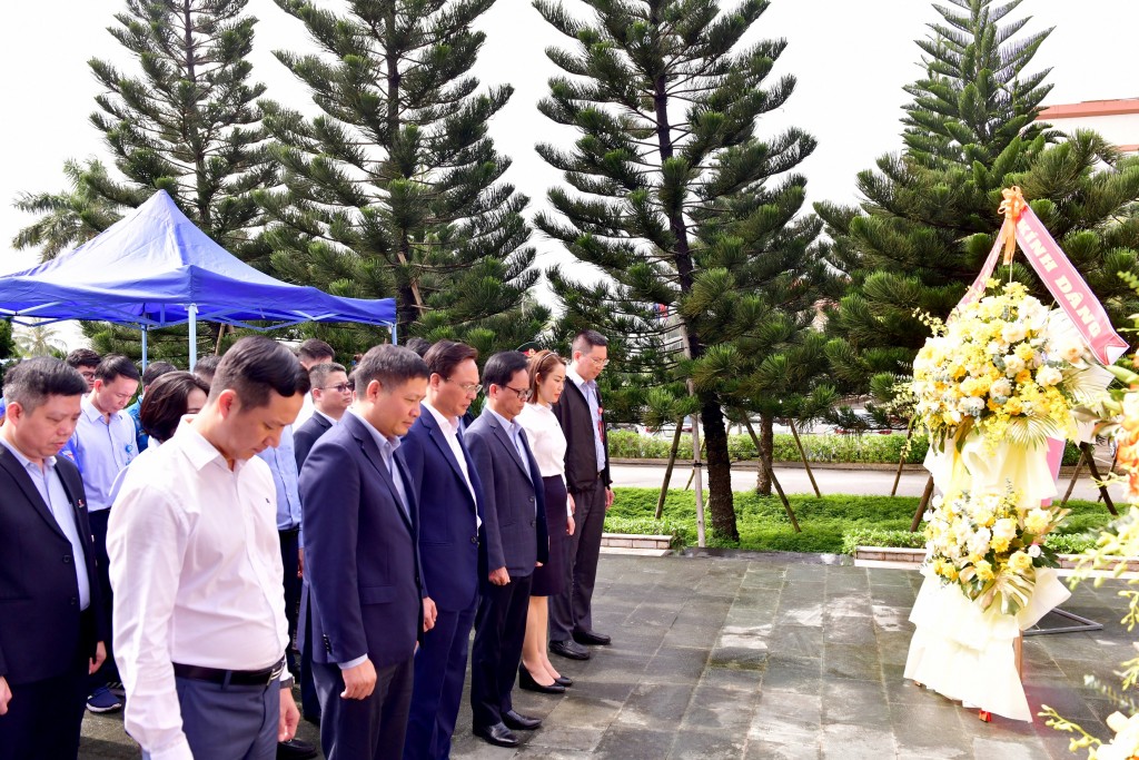 Người lao động BSR dâng hoa tưởng nhớ Thủ tướng Võ Văn Kiệt