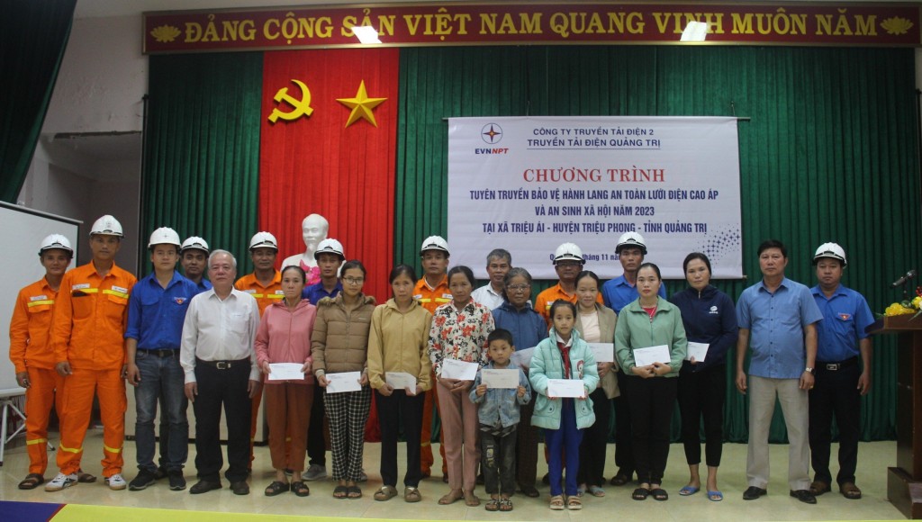 TTĐ Quảng Trị tuyên truyền bảo vệ hành lang an toàn lưới điện kết hợp an sinh xã hội