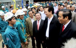 Thủ tướng Chính phủ thăm và làm việc tại nhiệt điện Vũng Áng 1
