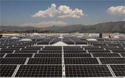 Ngành công nghiệp pin năng lượng mặt trời Trung Quốc trước nguy cơ phá sản