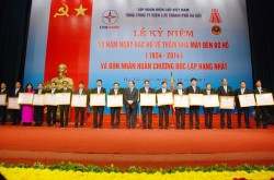 EVN HANOI đón nhận Huân chương Độc lập hạng nhất