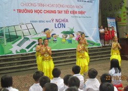 Trường Tiểu học Đồng Nguyên “chung tay tiết kiệm điện”