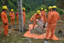Thái Nguyên: Người dân tộc Dao sắp có điện lưới Quốc gia