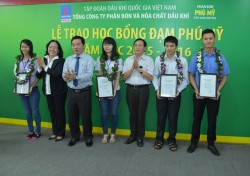 pvfcco trao gan 350 suat hoc bong nam hoc 2015 2016