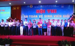 pv drilling to chuc hoi thi an toan ve sinh vien gioi