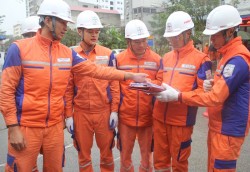 PC Bắc Ninh triển khai công tác sửa chữa điện nóng