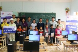 EVNGENCO 3 tặng máy vi tính cho các trường học tại Kon Tum