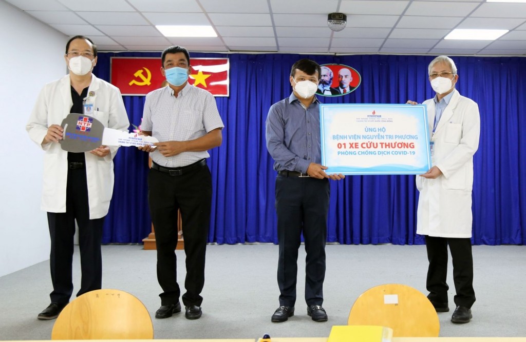 PVTrans hỗ trợ Bệnh viện Nguyễn Tri Phương trong công tác phòng, chống dịch Covid-19