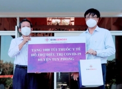 EVNGENCO 3 trao tặng 1.700 túi thuốc cho huyện Tuy Phong chống dịch Covid-19