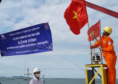 Bắt đầu kéo dây vượt biển công trình đường dây 220 kV Kiên Bình - Phú Quốc