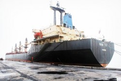 PTSC Quảng Bình đón tàu trọng tải trên 30.000 DWT cập cảng Hòn La