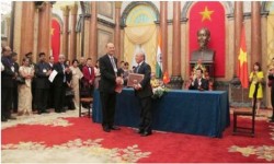 Việt Nam và Ấn Độ ký hợp tác về lĩnh vực dầu khí