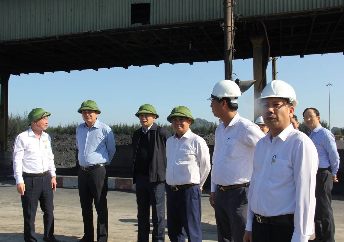 Chủ tịch TKV kiểm tra tình hình sản xuất tại Công ty Tuyển than Cửa Ông