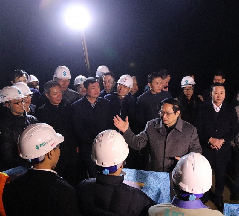 Thủ tướng họp với các bộ, ngành và 9 tỉnh về đường dây 500kV (Quảng Trạch - Phố Nối)