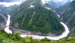 Ấn Độ phản đối Trung Quốc xây thủy điện trên sông Yarlung Tsangpo