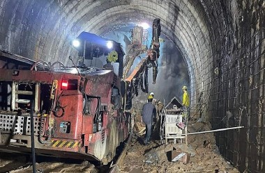 Dự án Thủy điện Ialy (mở rộng) đã thông hầm dẫn nước