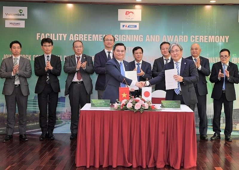 JBIC, VCB ký hợp đồng tài trợ vốn phát triển năng lượng tái tạo Việt Nam