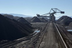 Kinh doanh than và khoáng sản đang "vướng luật"