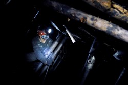 TKV trước nguy cơ phải đóng cửa một số mỏ than