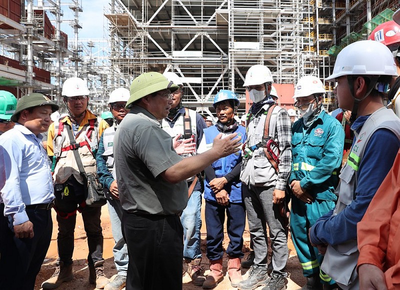 Thủ tướng Chính phủ kiểm tra công trường dự án Nhiệt điện Quảng Trạch 1