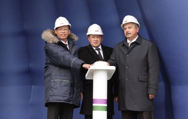 Petrovietnam và Zarubezhneft xem xét thành lập liên doanh dầu khí
