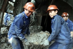 Sau mưa lớn, các mỏ than đối mặt với nguy cơ sạt lở