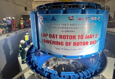 Hạ thành công stator tổ máy số 2 Thủy điện Ialy (mở rộng)