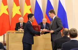 Việt - Nga ký kết nhiều văn kiện hợp tác dầu khí mới
