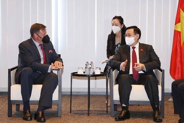 Chủ tịch Quốc hội đề nghị Exxon và PVN ‘duy trì tiến độ’ mỏ khí Cá Voi Xanh
