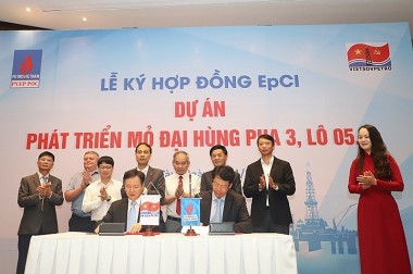 PVEP và VSP ký hợp đồng EPCI dự án phát triển mỏ Đại Hùng Pha 3, Lô 05.1a