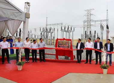 Gắn biển công trình đường đây 110kV Bỉm Sơn-Nga Sơn và TBA 110kV Nga Sơn