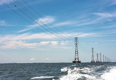 Tiếp nhận vận hành đường dây truyền tải điện vượt biển dài nhất Đông Nam Á